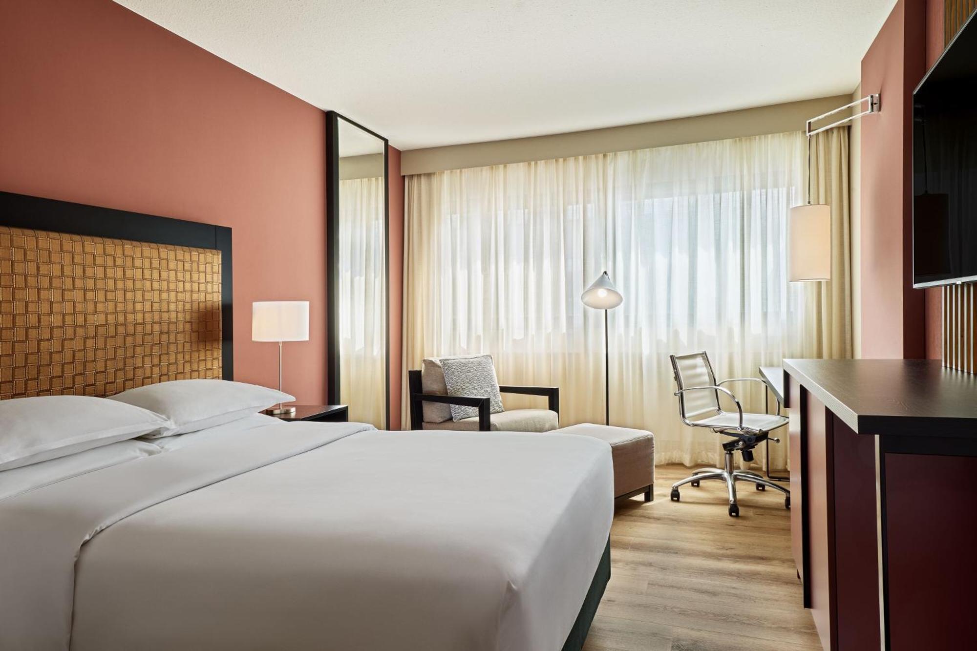 Sheraton Frankfurt Airport & Conference Center 4*